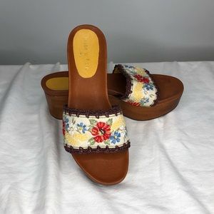 Isabella Fiore wooden platform slides